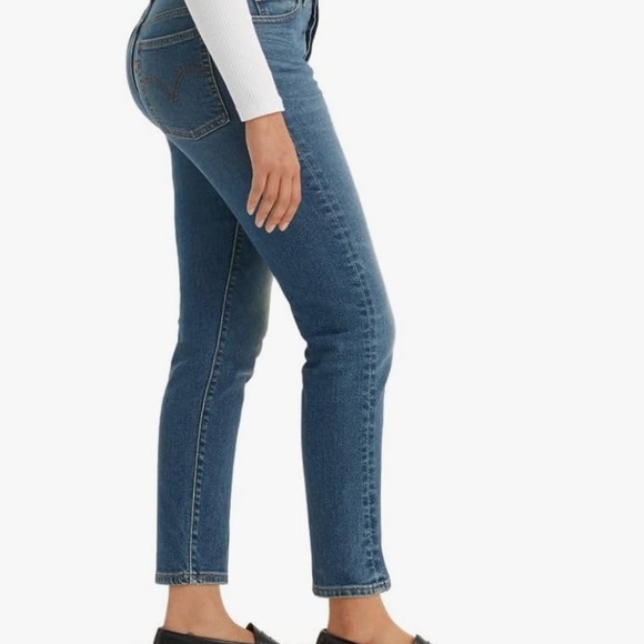 Classic Blue Denim Levi Jeans size 30 wedgie straight - Picture 5 of 6